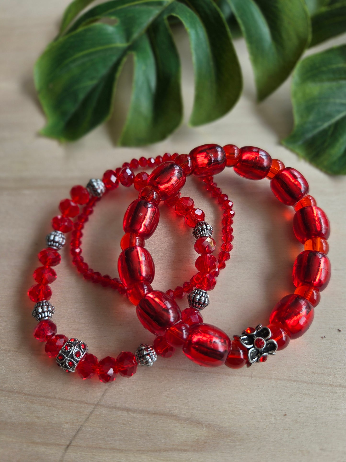 Armbänder schönes Glas rot 3er-Set