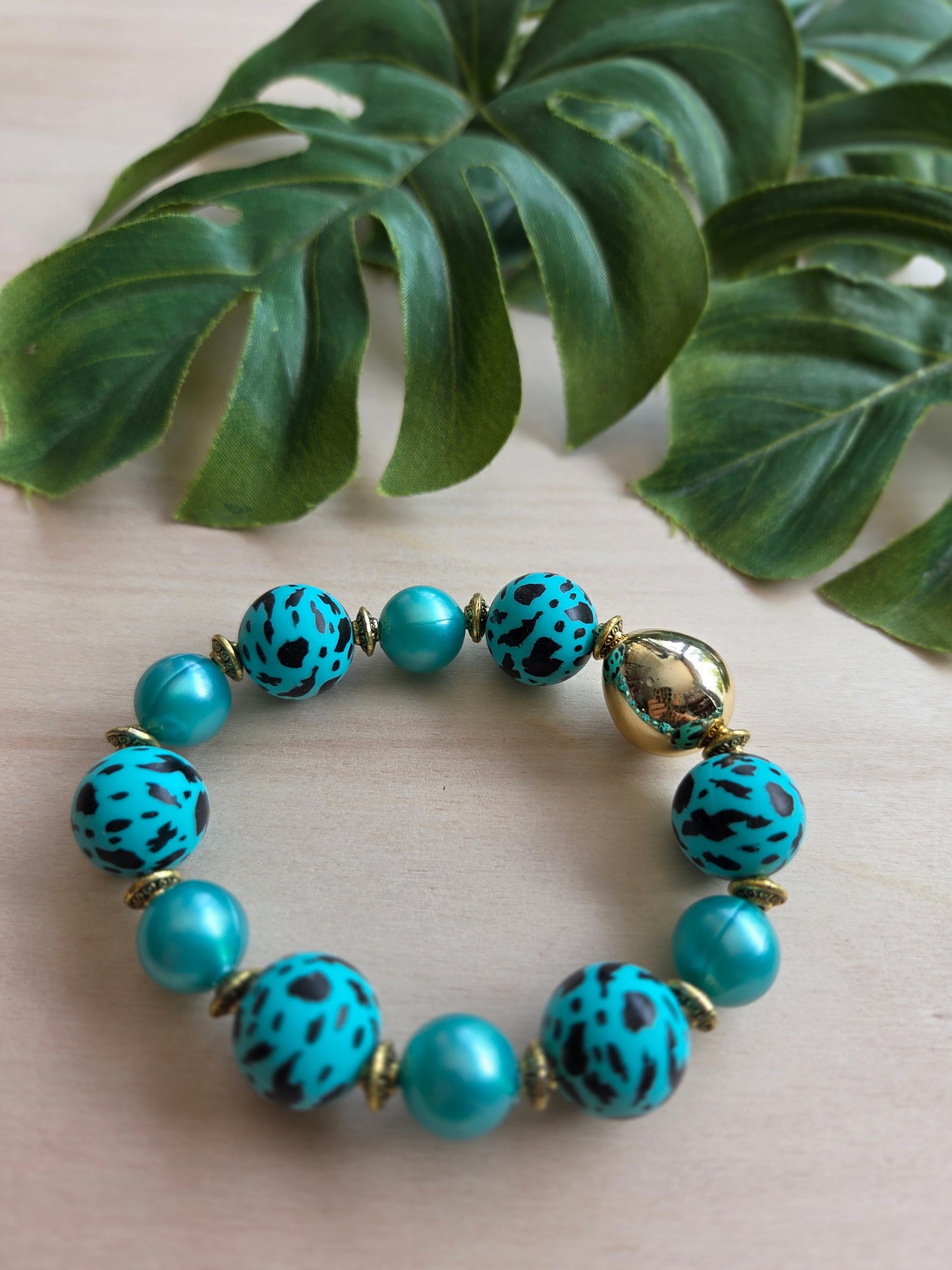 Armbänder Türkis mit Leo Perlen 2er-Set