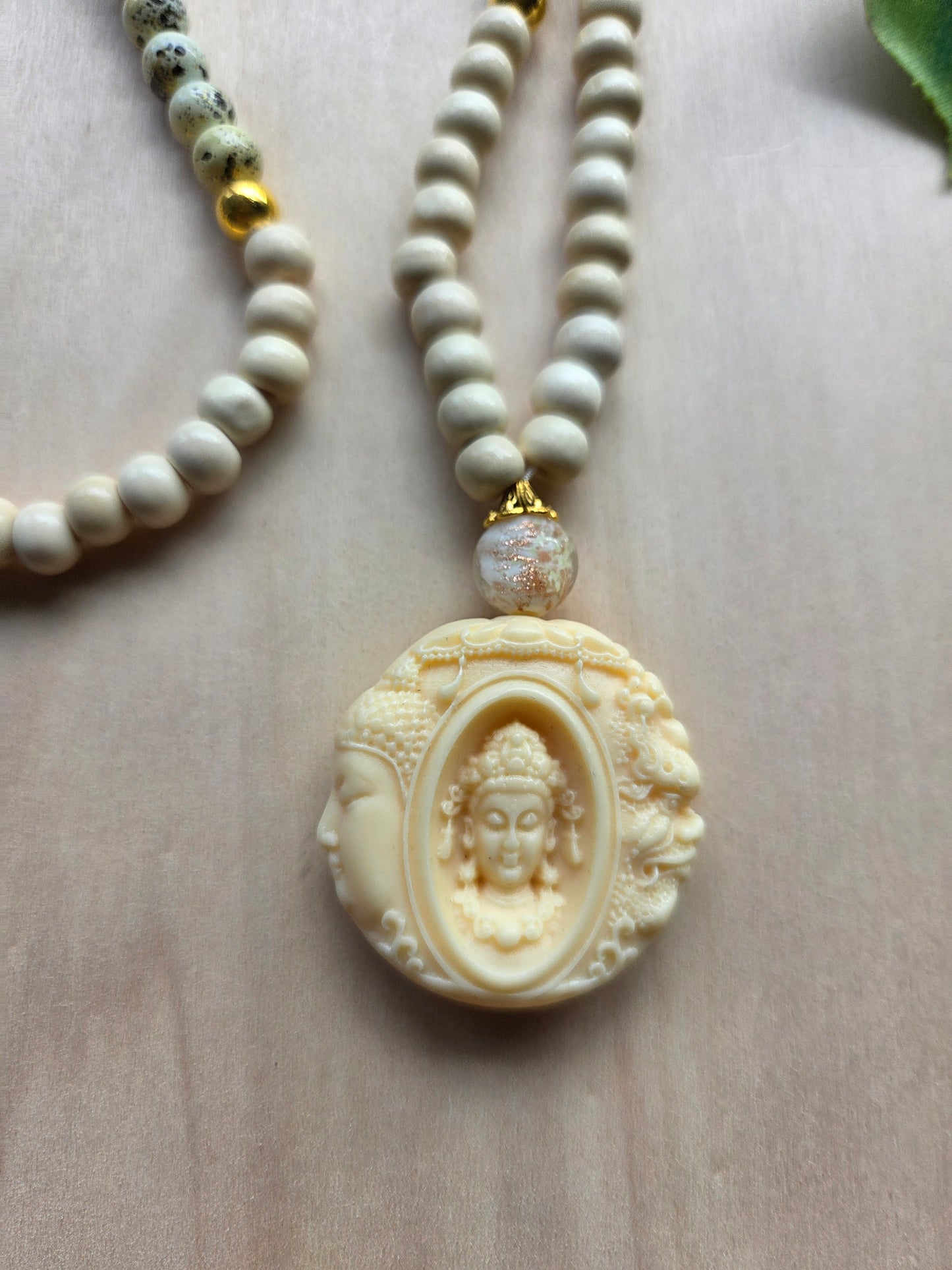 Halskette Buddha AH beige