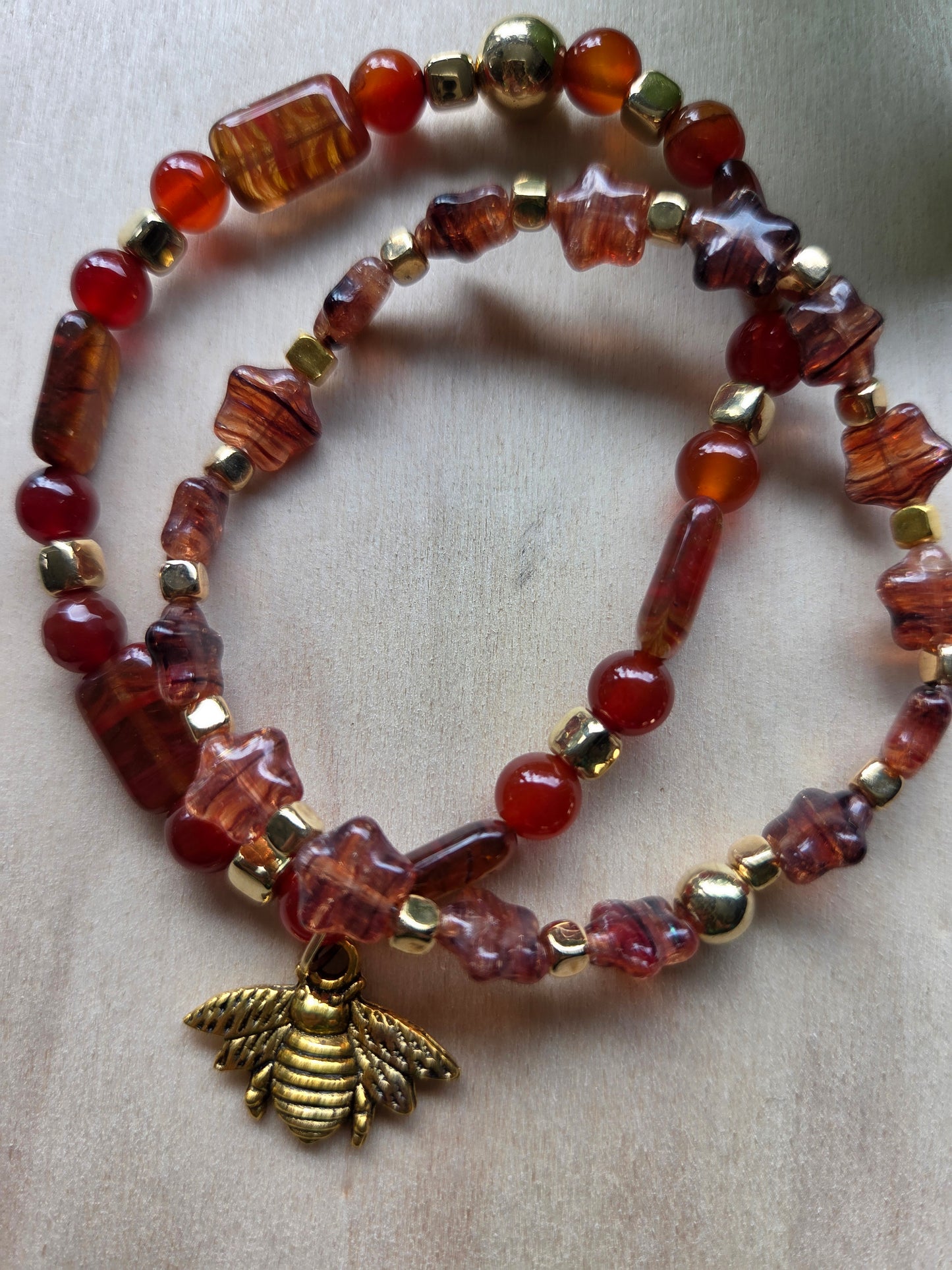 Armbänder Glas mit AH Biene Rot 3er- Set