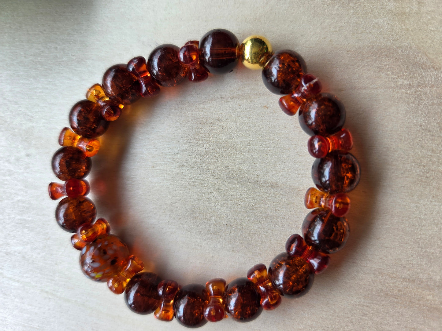 Armbänder mit AH Biene Rotbraun 3er- Set