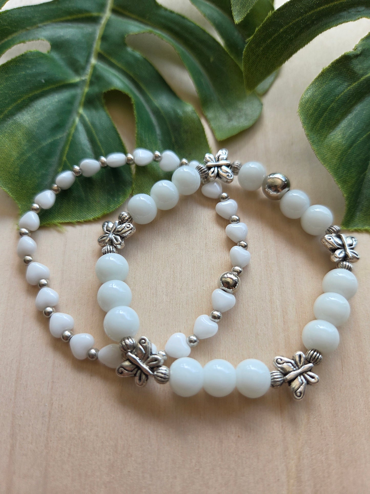 Armbänder weiß/grün mit AH Schmetterling 3er- Set