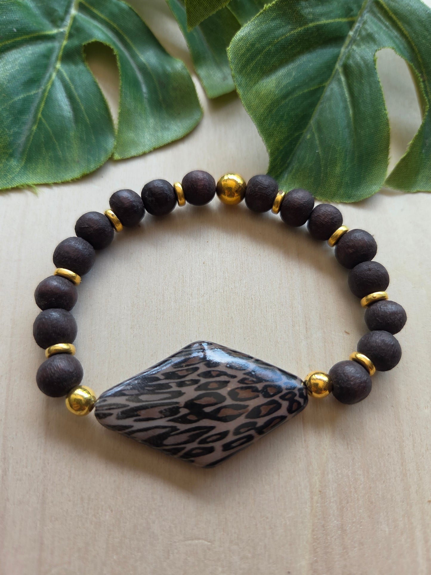 Armbänder mit Leo Perle braun 3 er Set