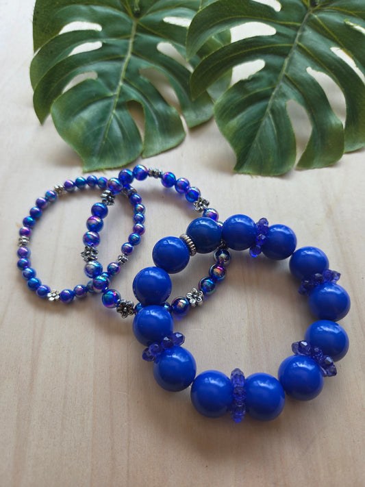 Armbänder blau mit Blüten Perlen