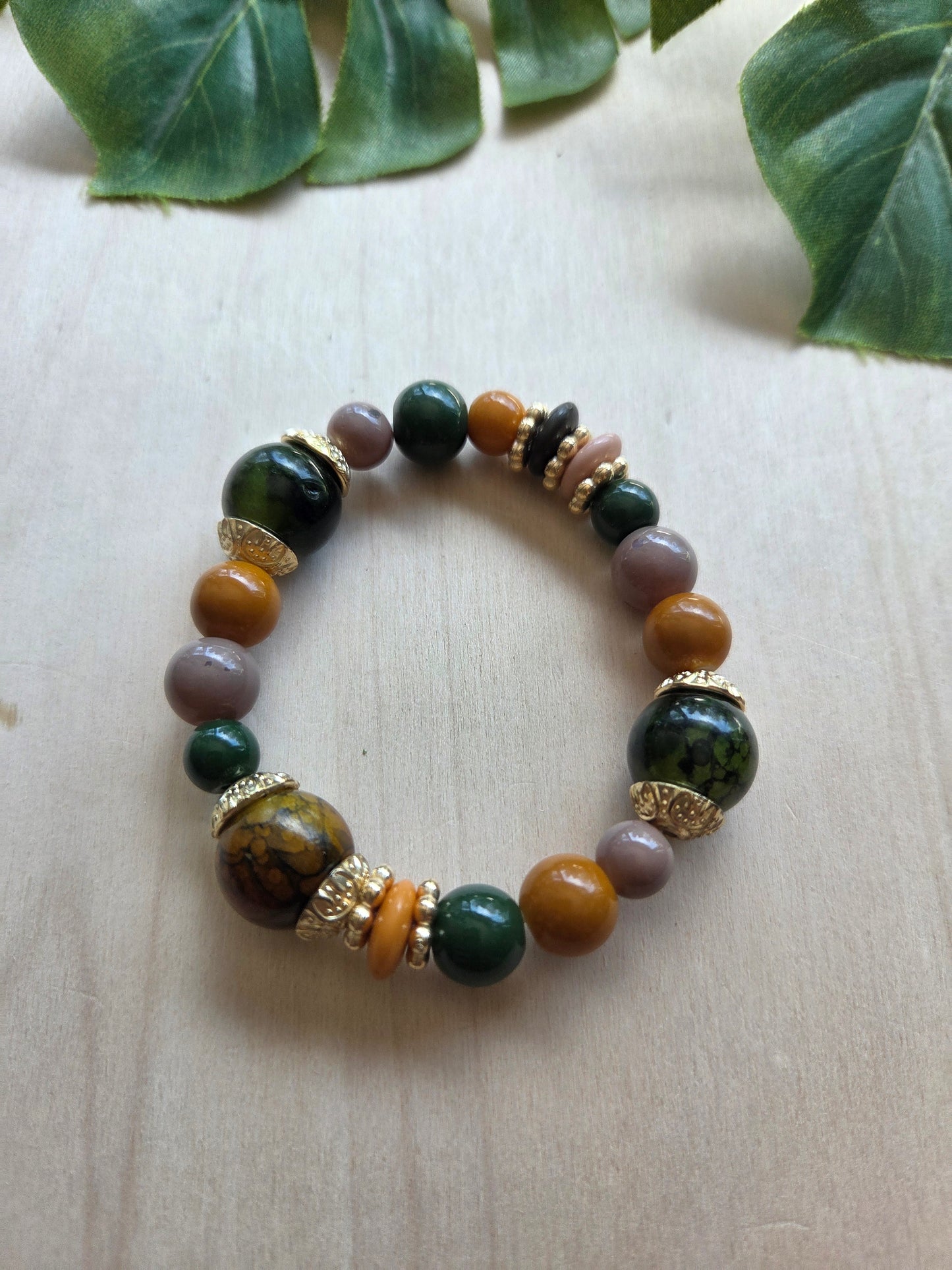 Armbänder BOHO Style  braun/Grün mit Herz AH