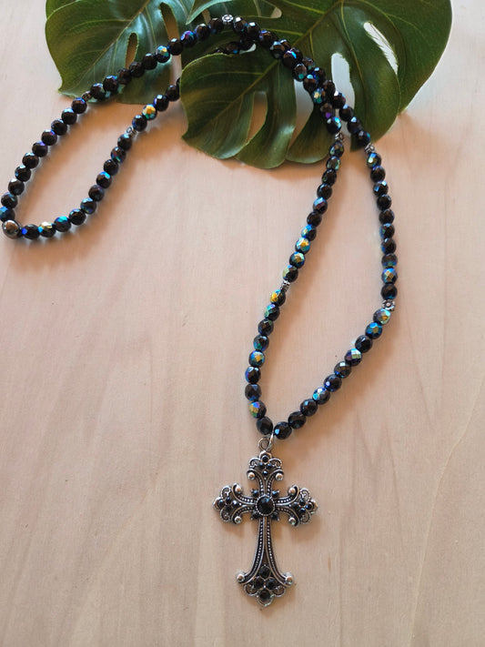 Halskette schwarz mit AH Kreuz