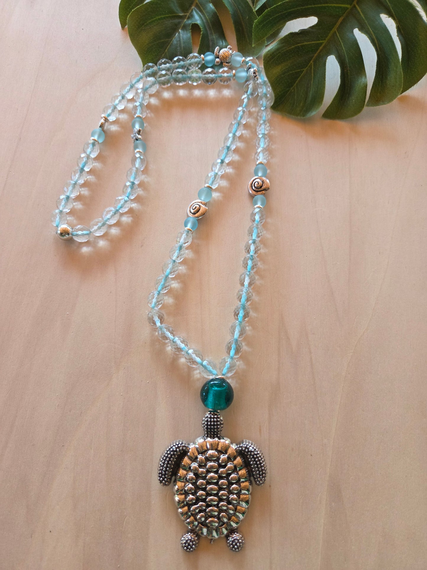 Halskette Glas Türkis mit AH Schildkröte