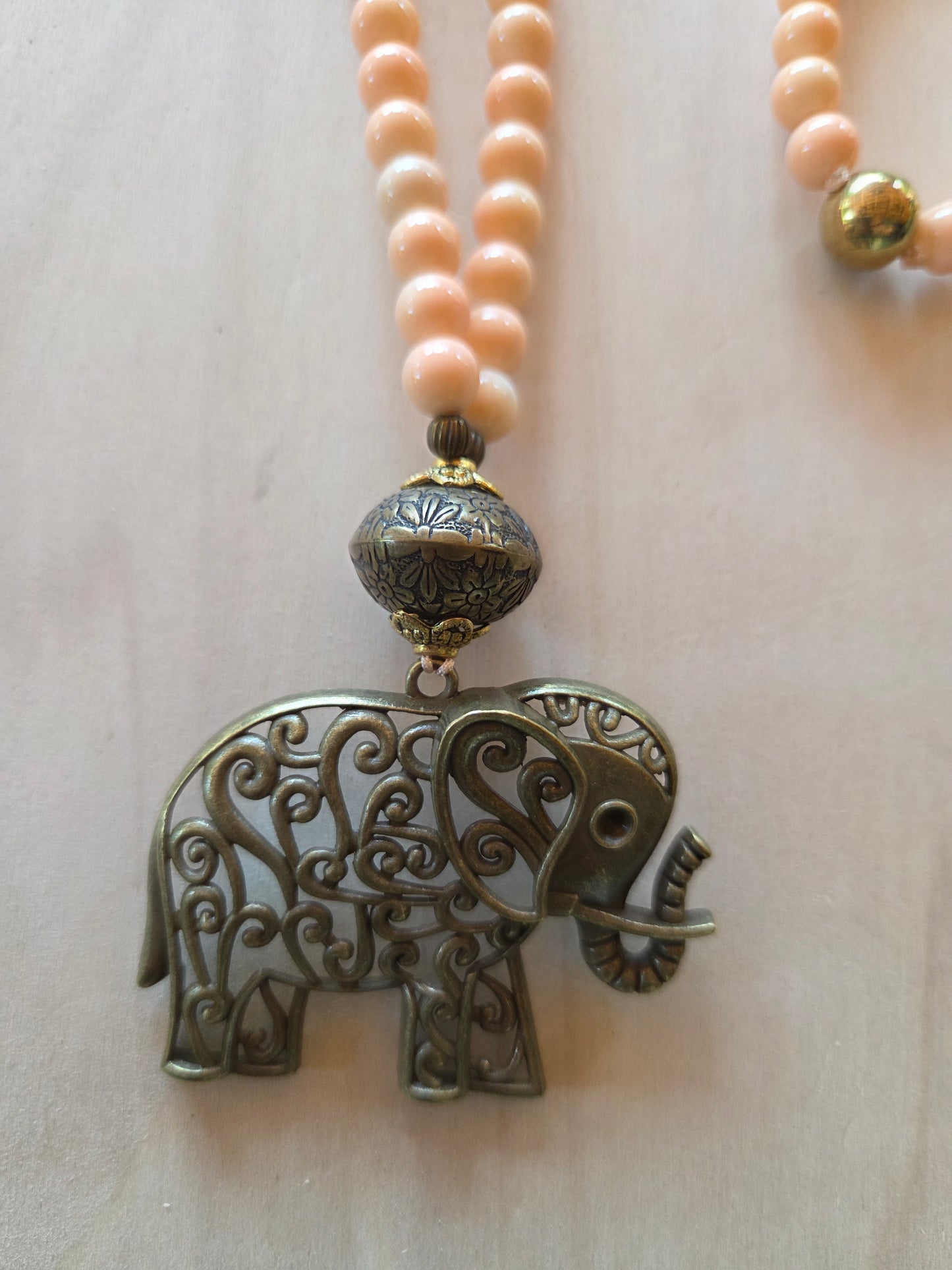 Halskette  Stein/Glas Rose mit Elefant AH
