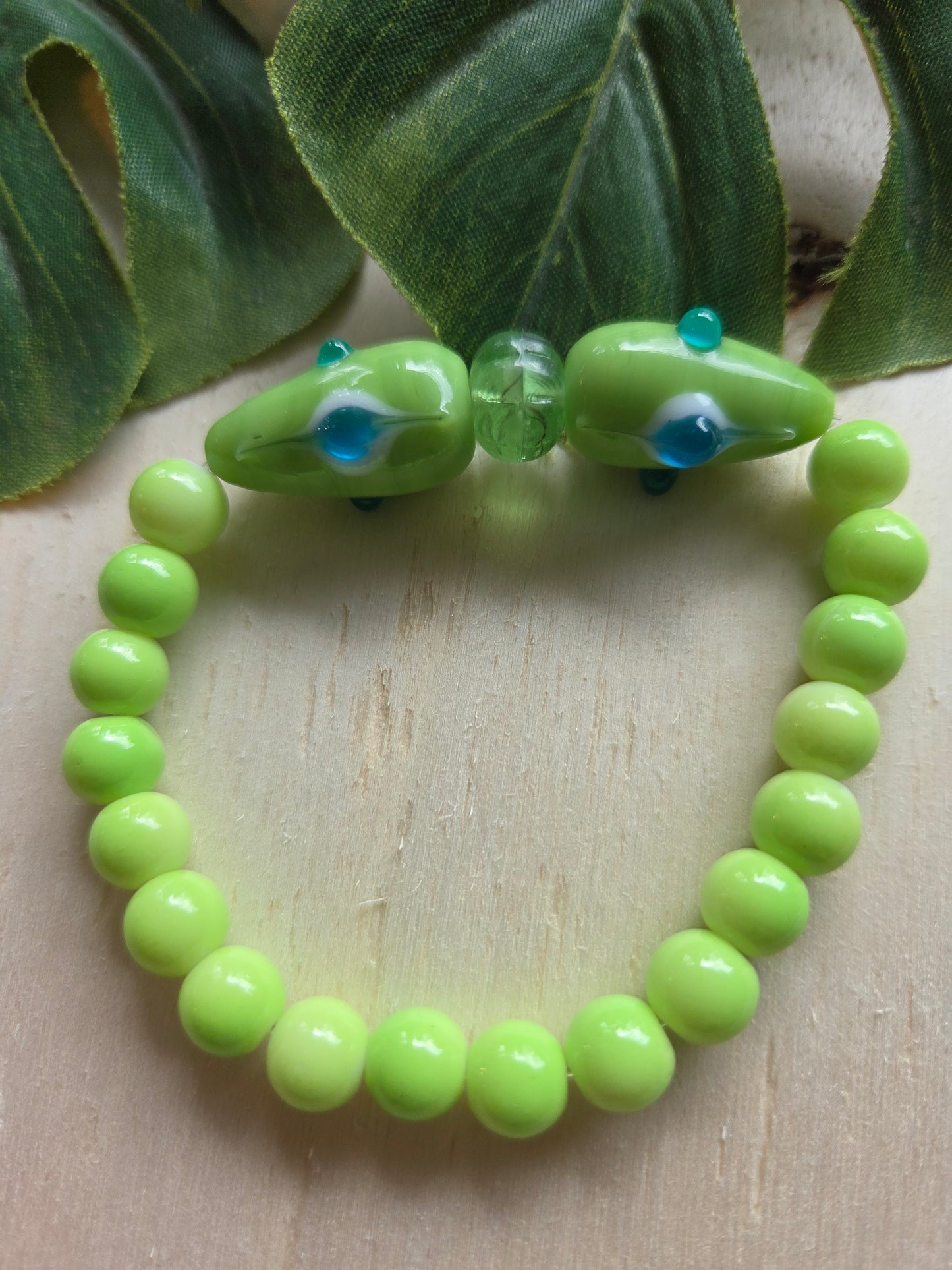 Armbänder 3er Set Grün mit Blüten Perlen