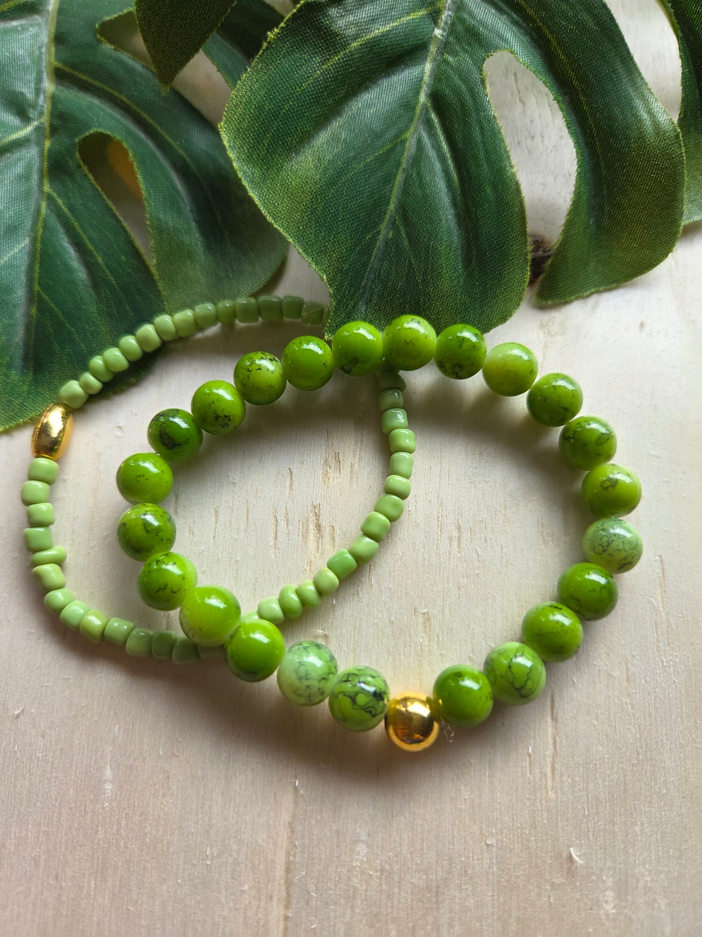 Armbänder 3er Set grün schöne Perlen