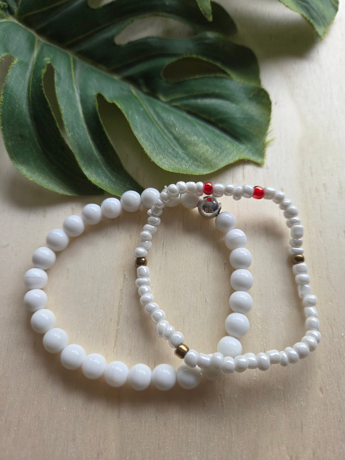 Armbänder 3er Set grün/weiß mit schöner Perle