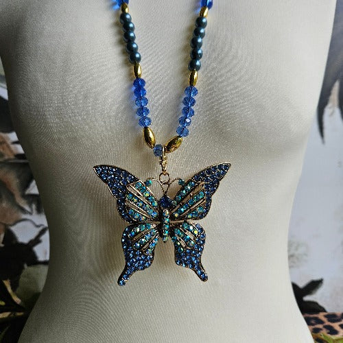 Halskette Perlen blau Schmetterling Strass