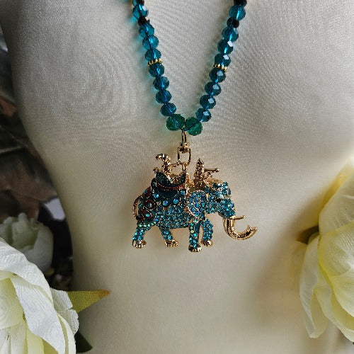 Halskette   Glasperlen blau  mit Strass Anhänger