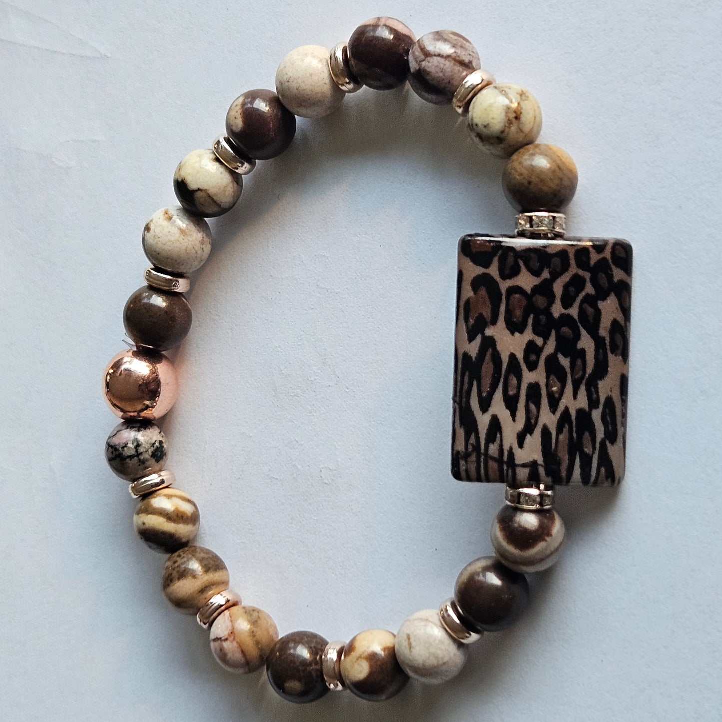 Armbänder Naturstein mit Deko Leoplatte