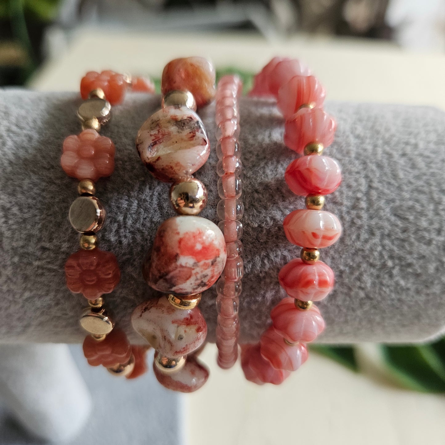 Armbänder Rose Stein mit Blüten 4 er Set