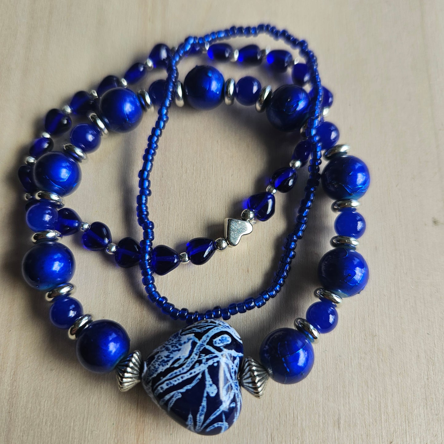 Armbänder  Perlen blau mit Herz 3 er Set