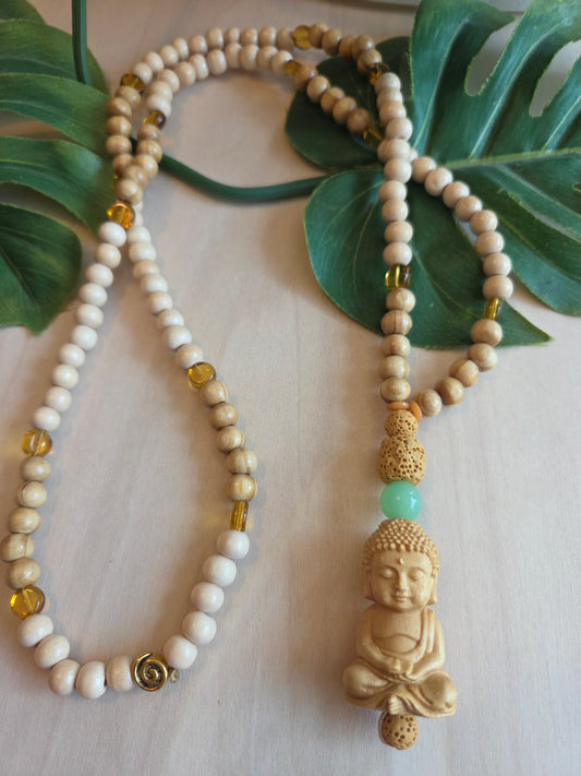 Halskette mit Holzperlen und AH Buddha