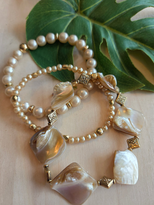 Armbänder Perlen  hellbeige  3 er Set  mit Perlmutt