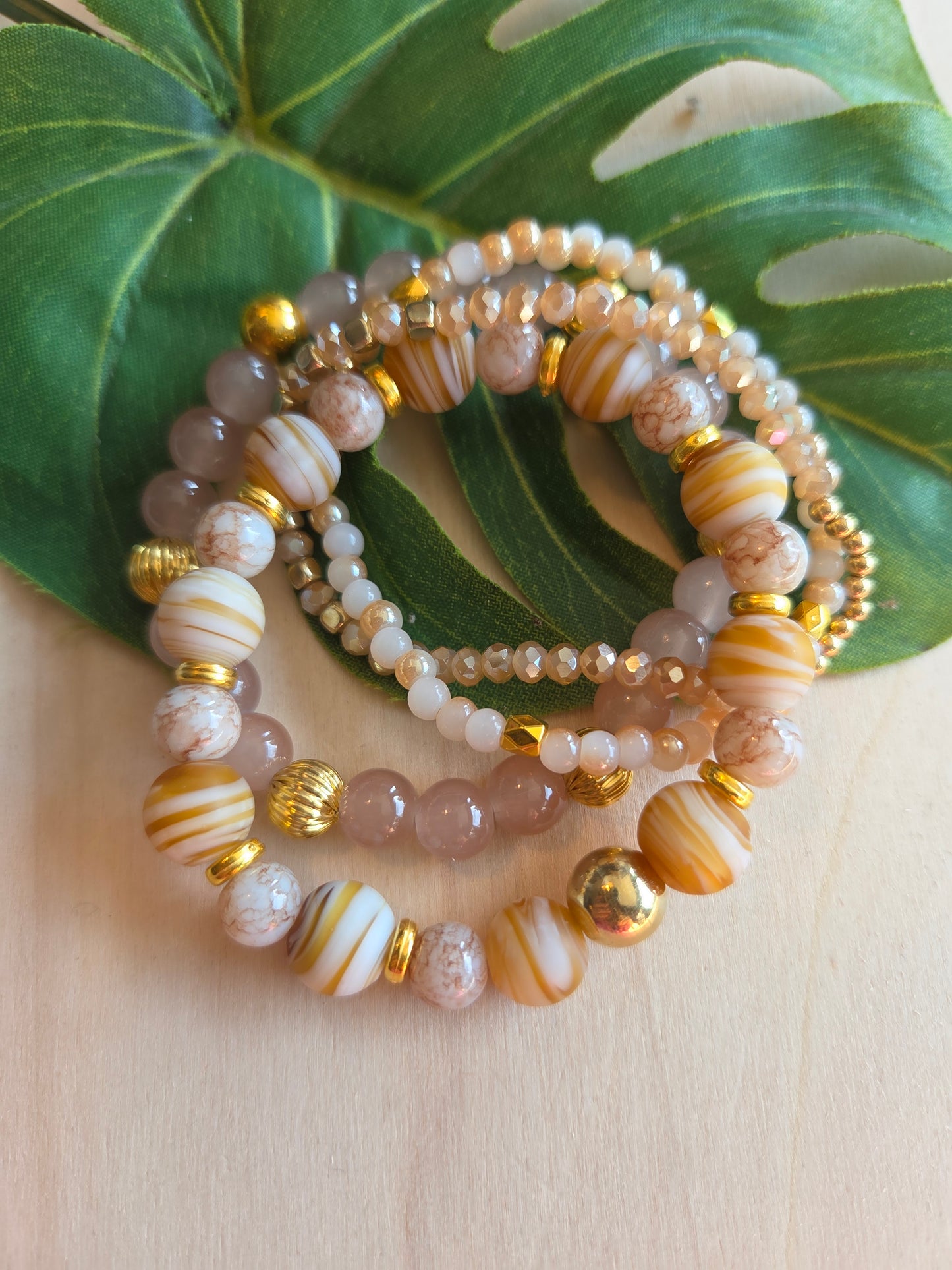 Armbänder  Perlen beige  4 er Set