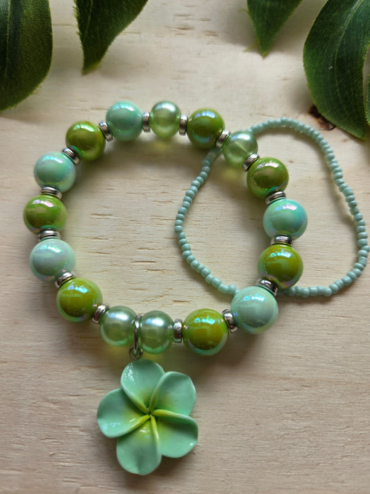 Armbänder Hibiskus Blüte grün 2er-Set