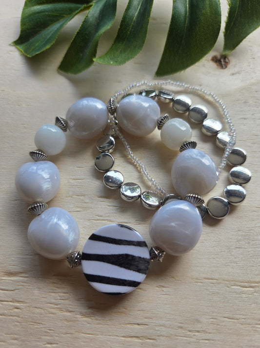 Armbänder mit gesteifter Kugel weiß 3er-Set