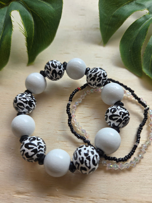 Armbänder mit Leo Kugeln schwarz/weiß 3er-Set