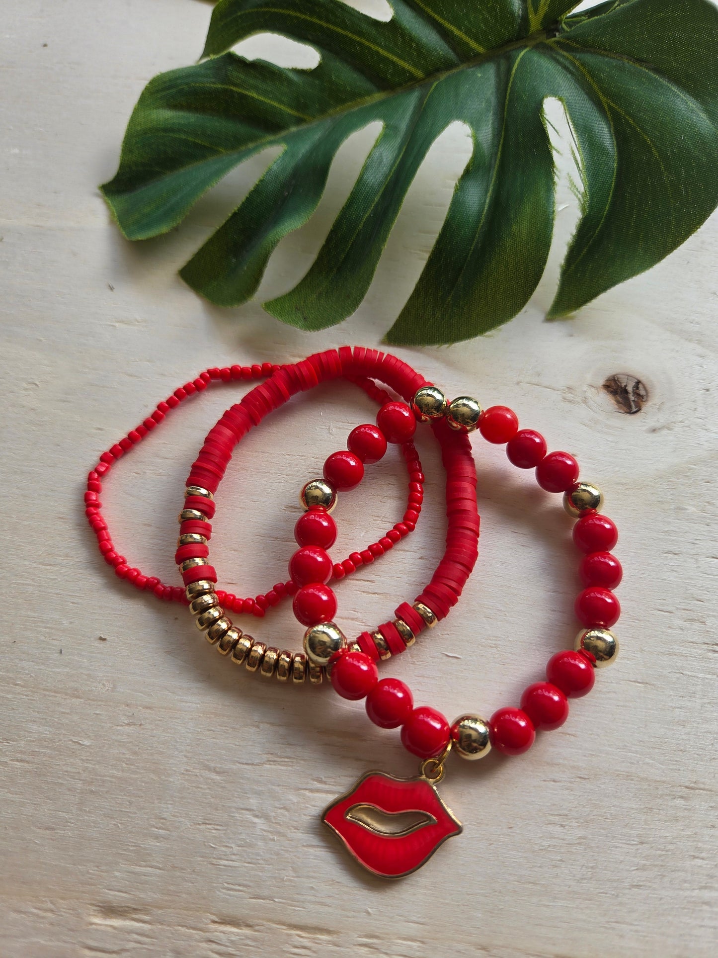 Armbänder rot mit  Kussmund AH 3er-Set