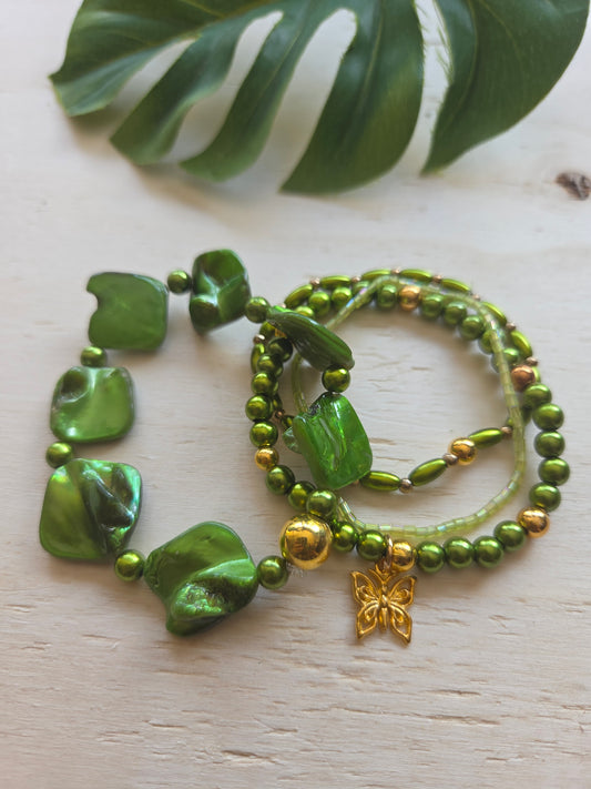 Armbänder Grün  mit Perlen und Perlmutt 4er-Set