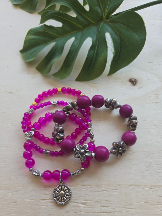 Armbänder mit Blüten Pink