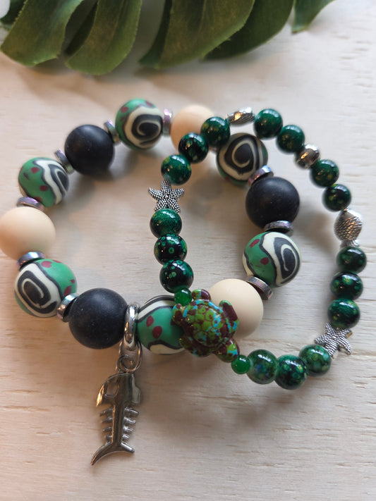 Armband beige /Grün/schw. mit Schildkröte/Fisch  3er-Set