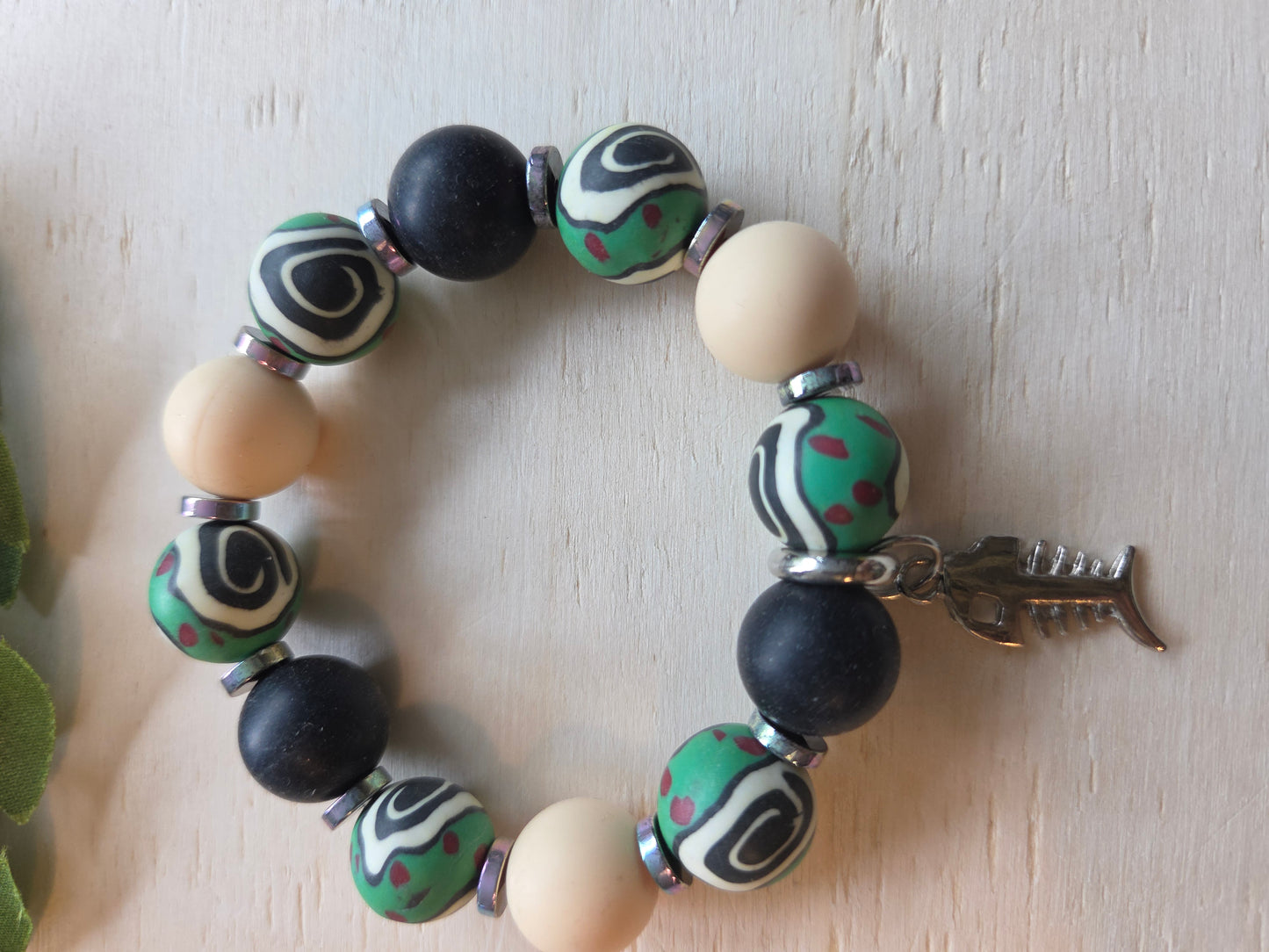 Armband beige /Grün/schw. mit Schildkröte/Fisch  3er-Set