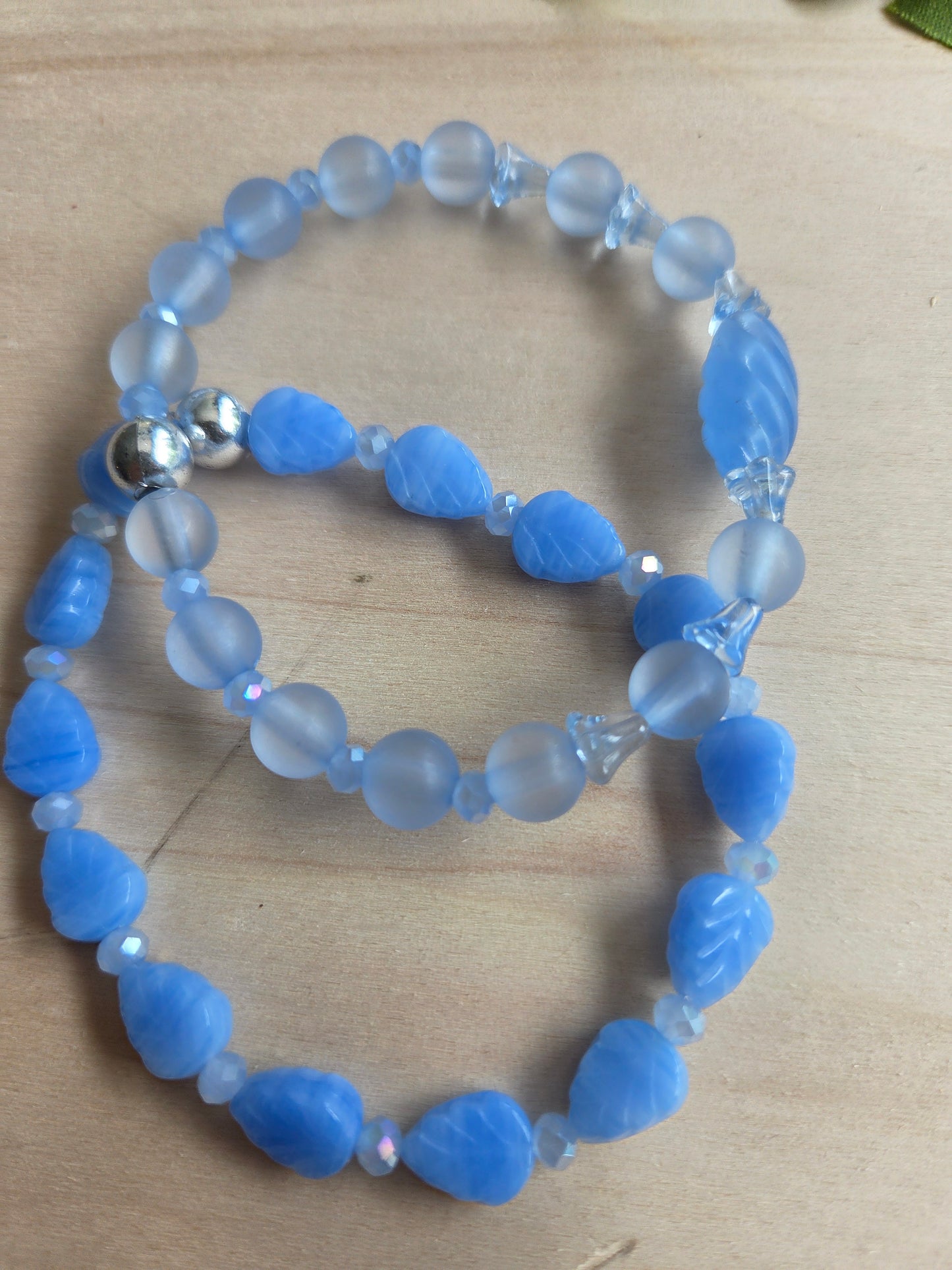 Armbänder  Glas hellblau mit Blättern 3er-Set