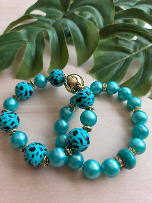 Armbänder Türkis mit Leo Perlen 2er-Set