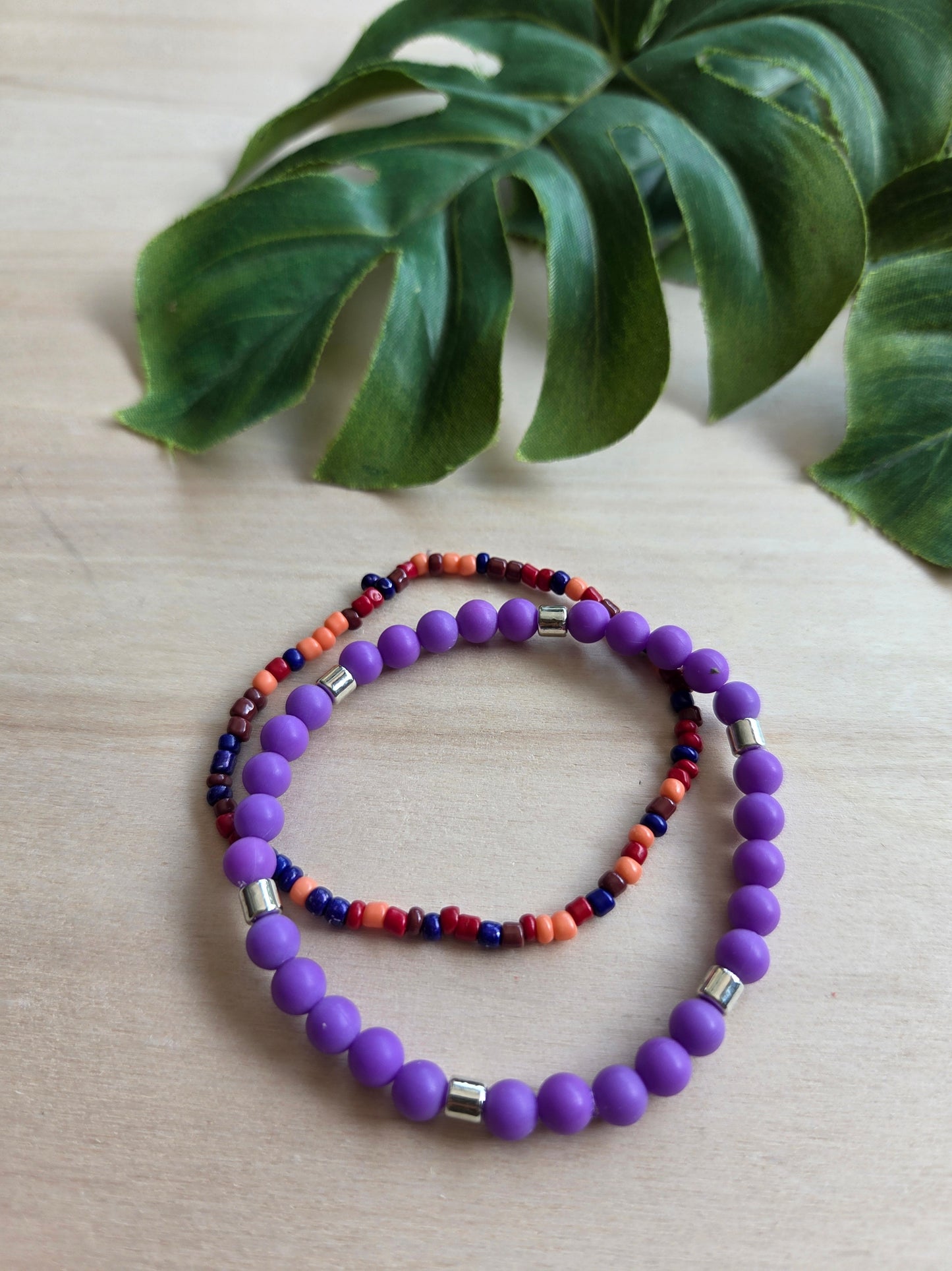Armbänder Lila mit großem Schmetterling