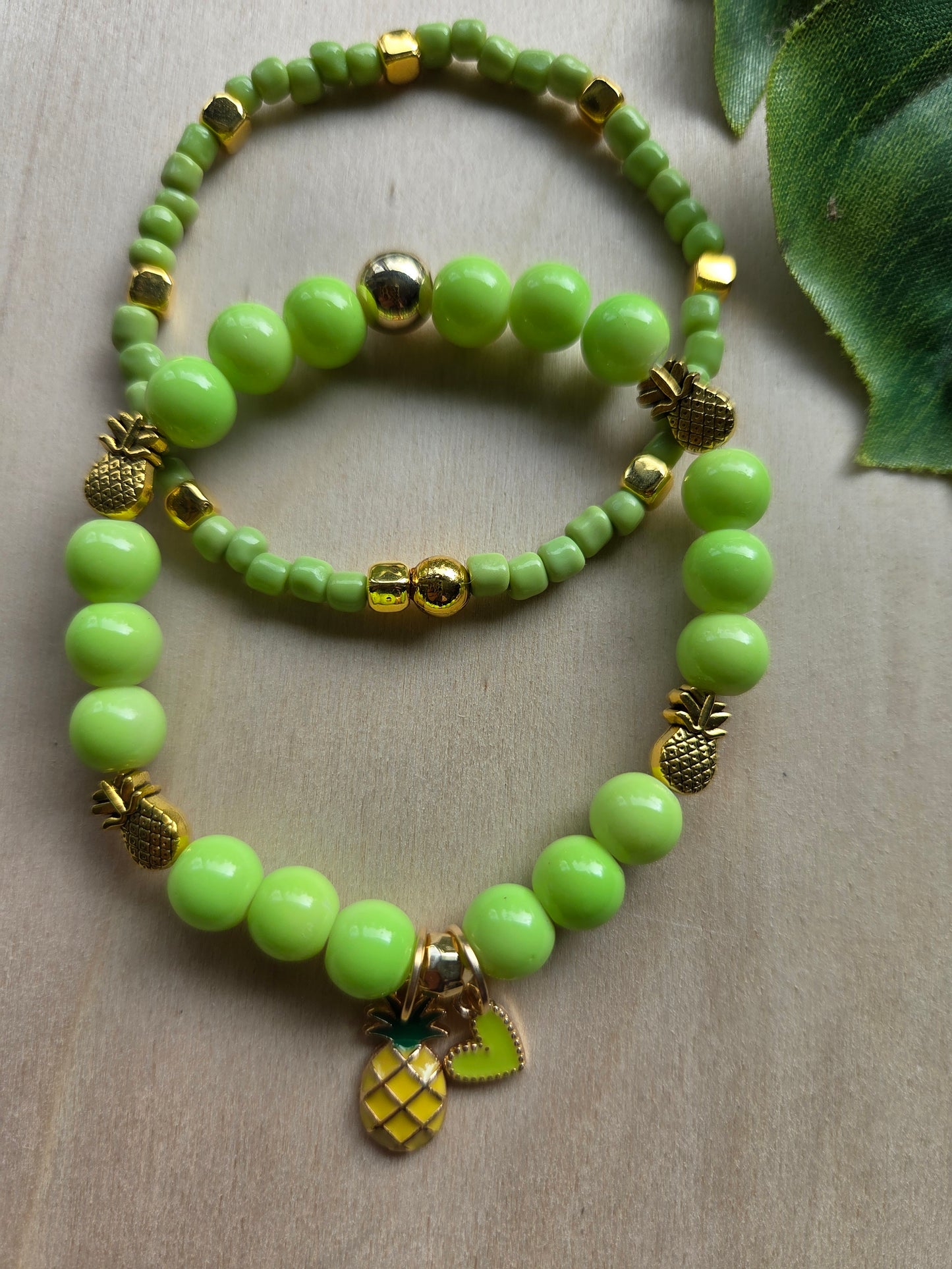 Armbänder mit AH Ananas/Herz grün 3er-Set