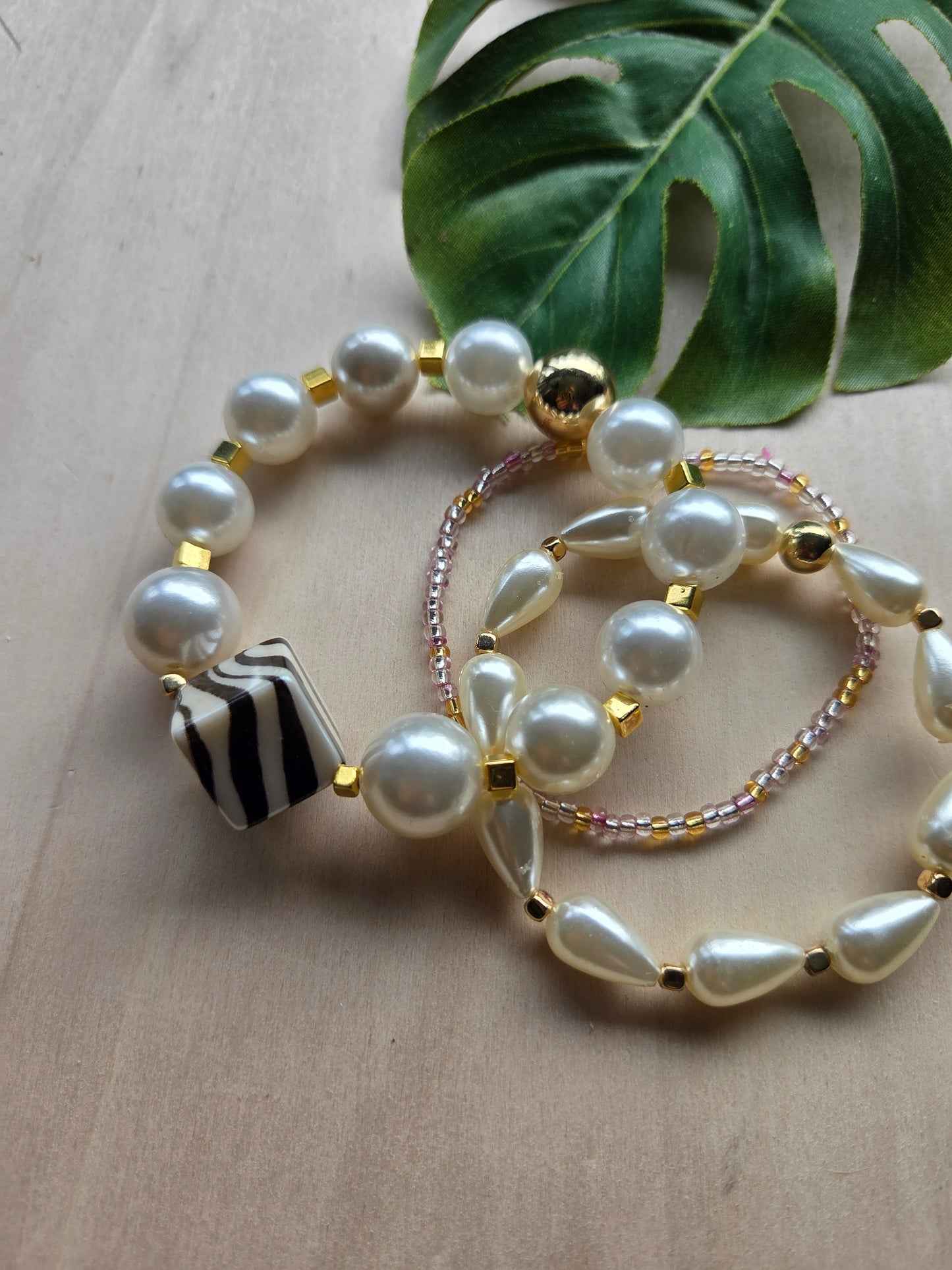 Armbänder mit Zebramuster Kugel weiß 3er-Set