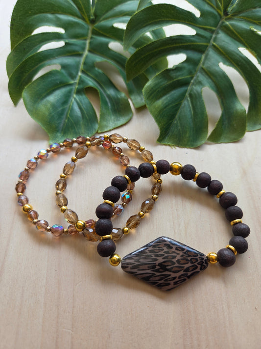 Armbänder mit Leo Perle braun 3 er Set