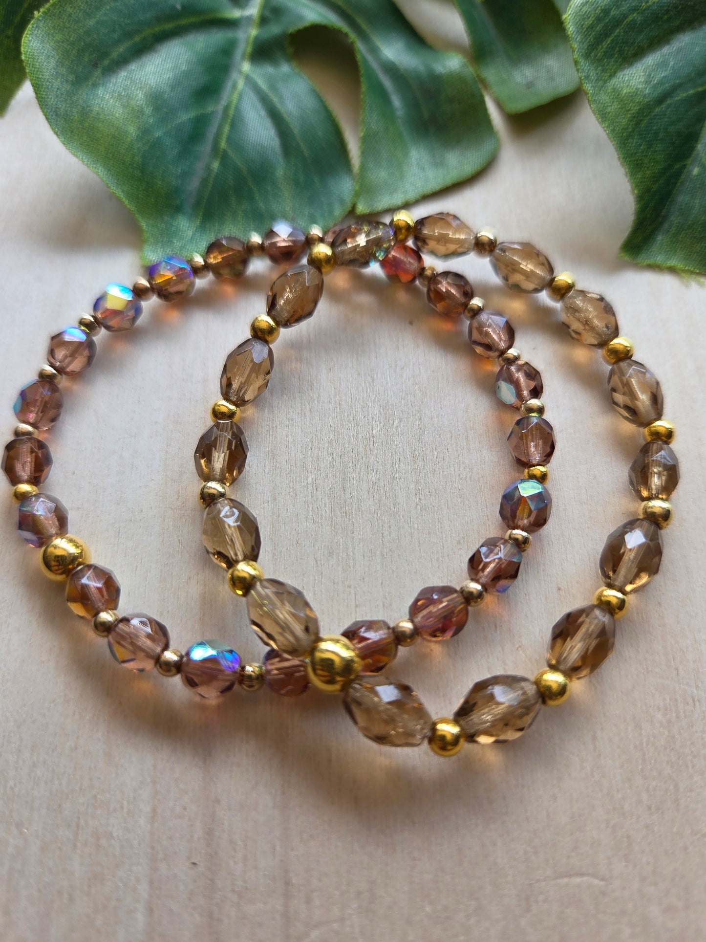 Armbänder mit Leo Perle braun 3 er Set