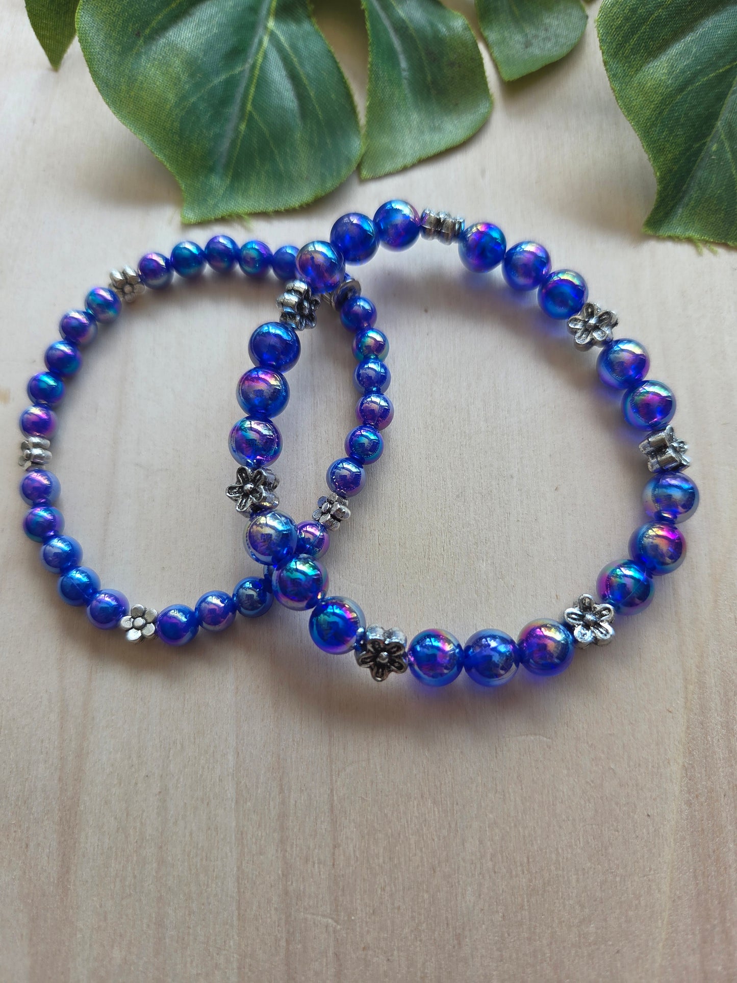 Armbänder blau mit Blüten Perlen