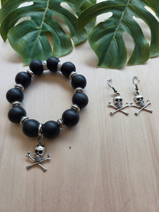 Armband schwarz mit Totenkopf und Ohrringen