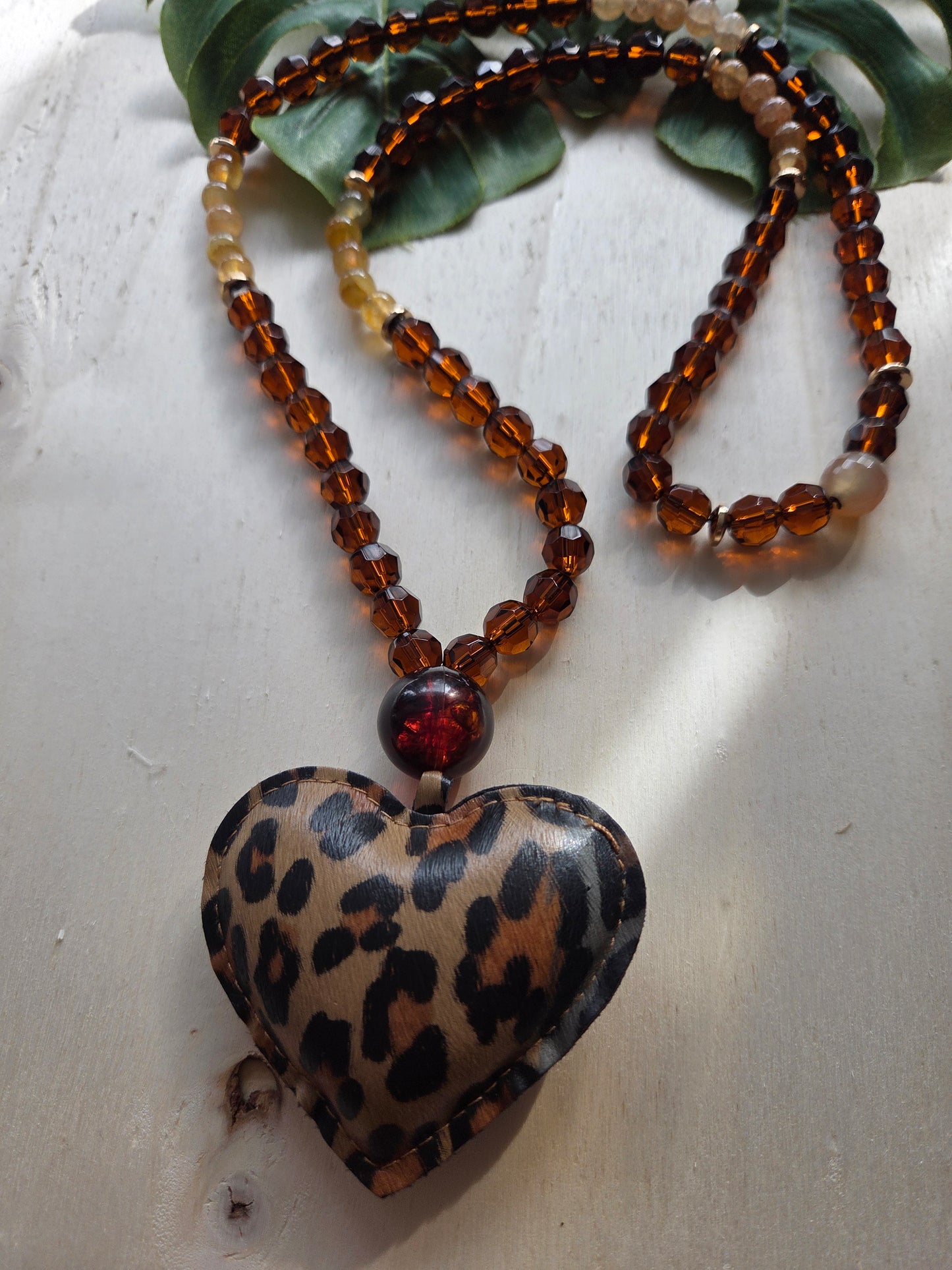 Halskette Glas/Stein mit Leo Herz groß