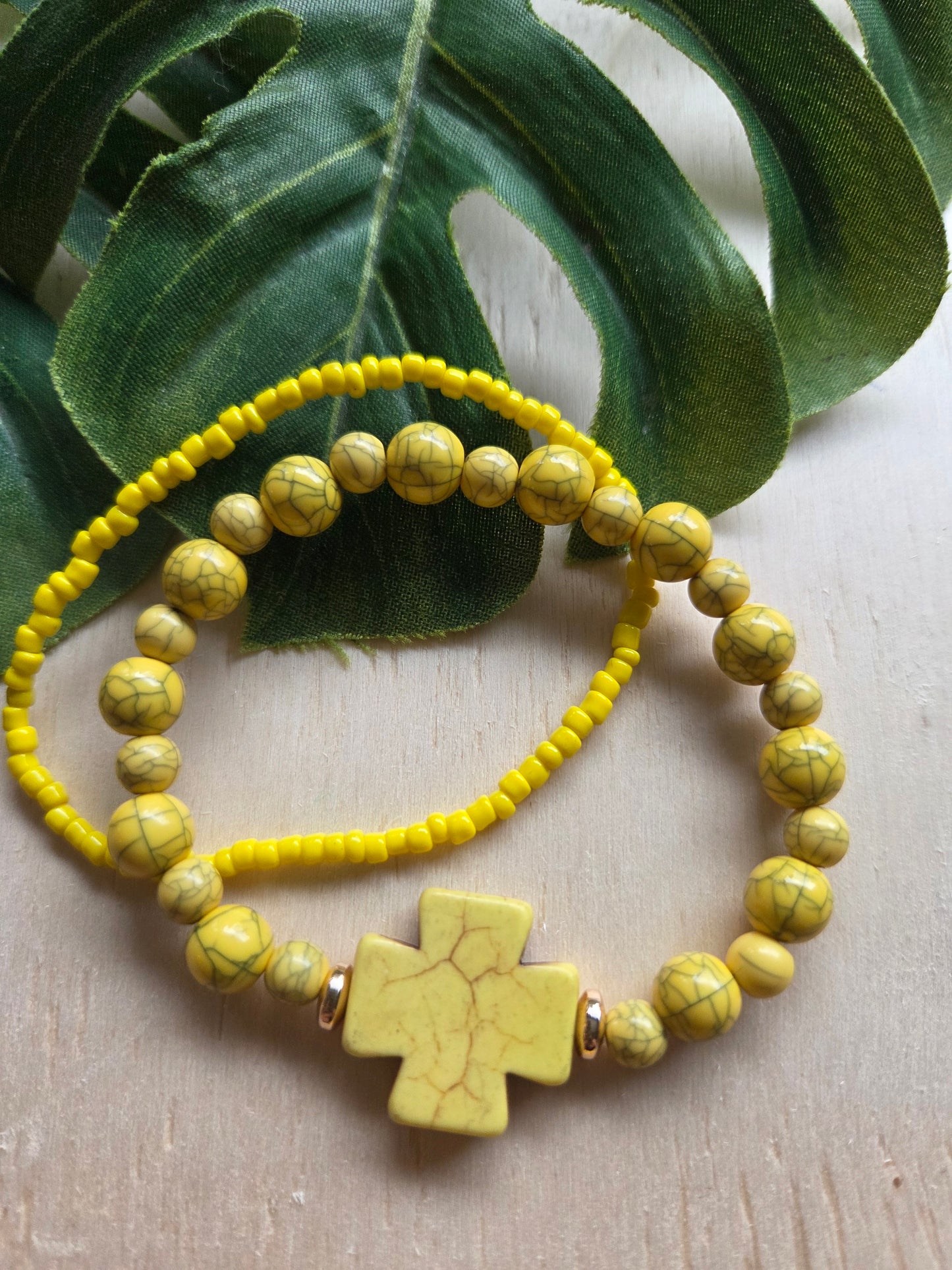 Armbänder  Gelb 3 er Set  mit Kreuz /Stein