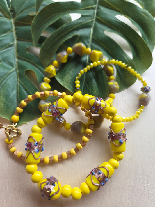 Armbänder 3 er Set gelb  schöne Glas Perlen