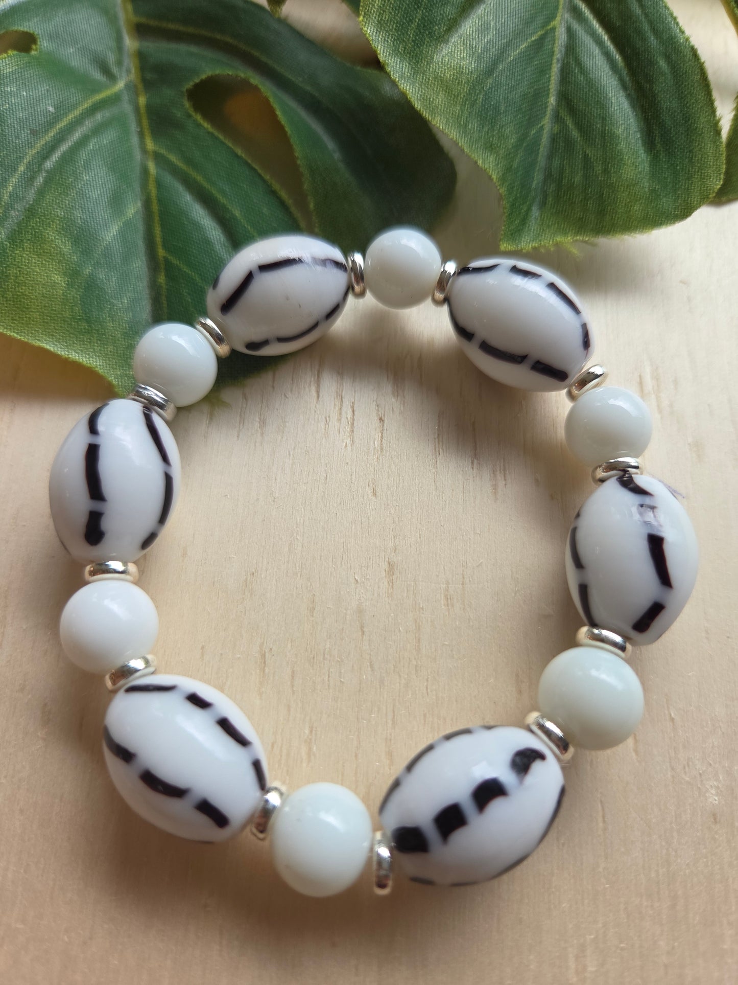 Armbänder 3er Set Perlen weiß mit schwarz