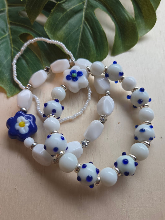 Armbänder 3er Set Perlen mit Blüten weiß/blau