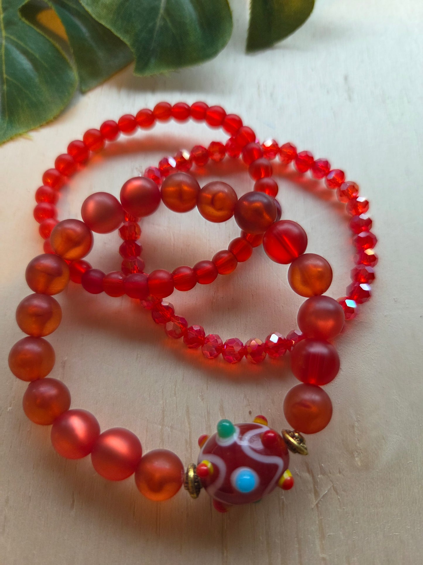 Armbänder 3er Set Perlen rot mit schöner Glas Perle