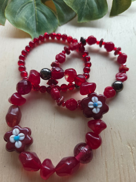 Armbänder 3er Set Rot mit Blüten Perlen