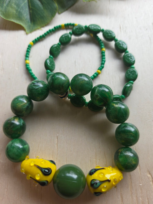 Armbänder 3 er Set grün mit Blüten Perlen Gelb