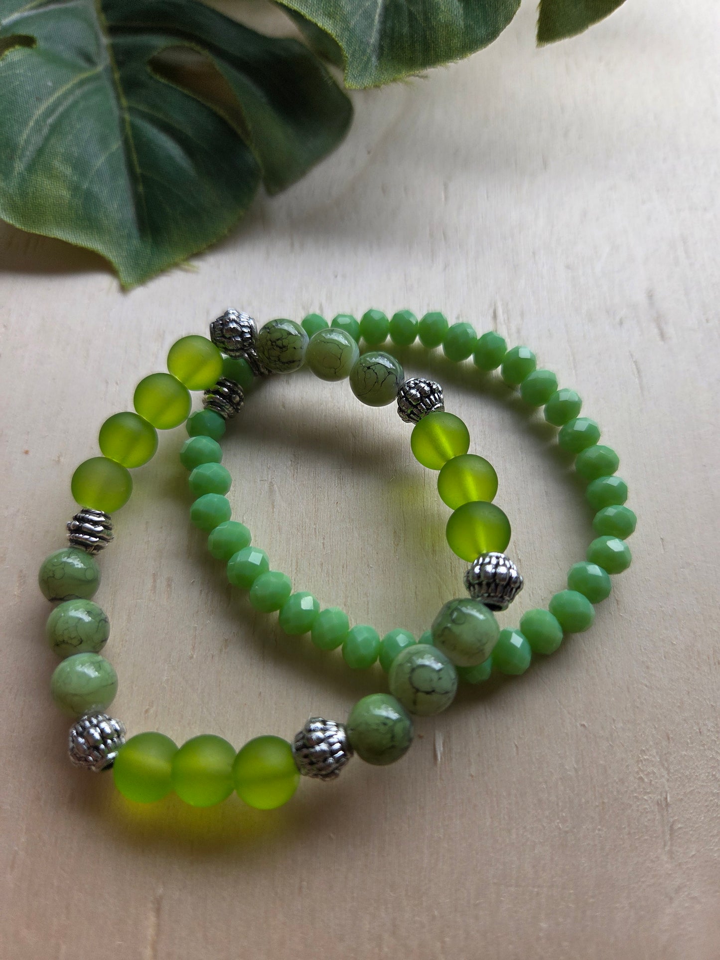 Armbänder 3er Set grün Stein/Glas Perlen
