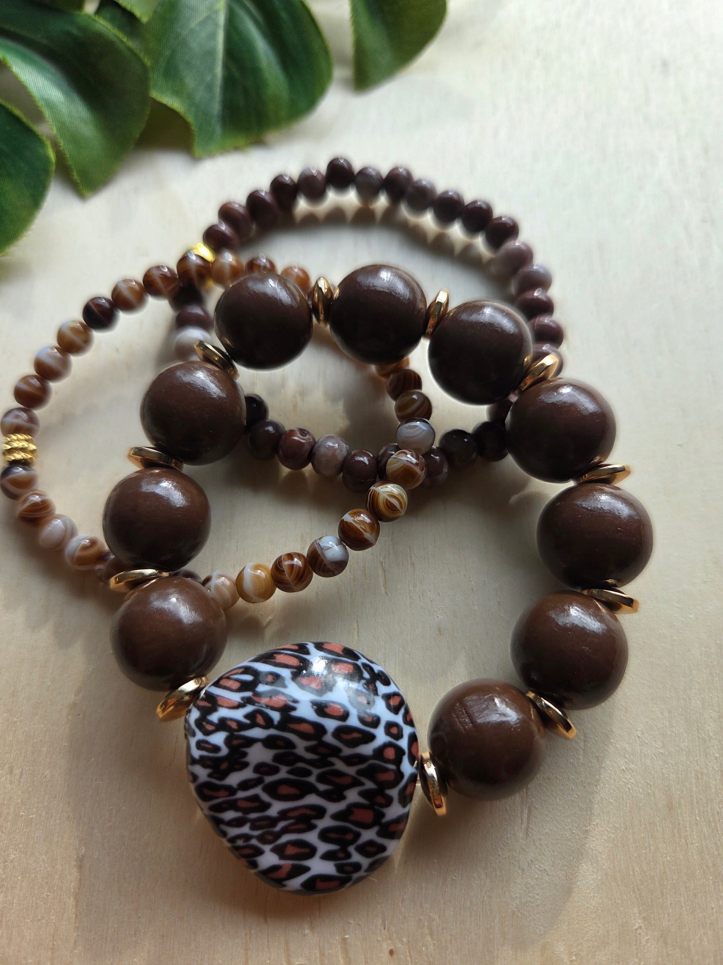 Armbänder 3 er Set braun mit Leo Kugel